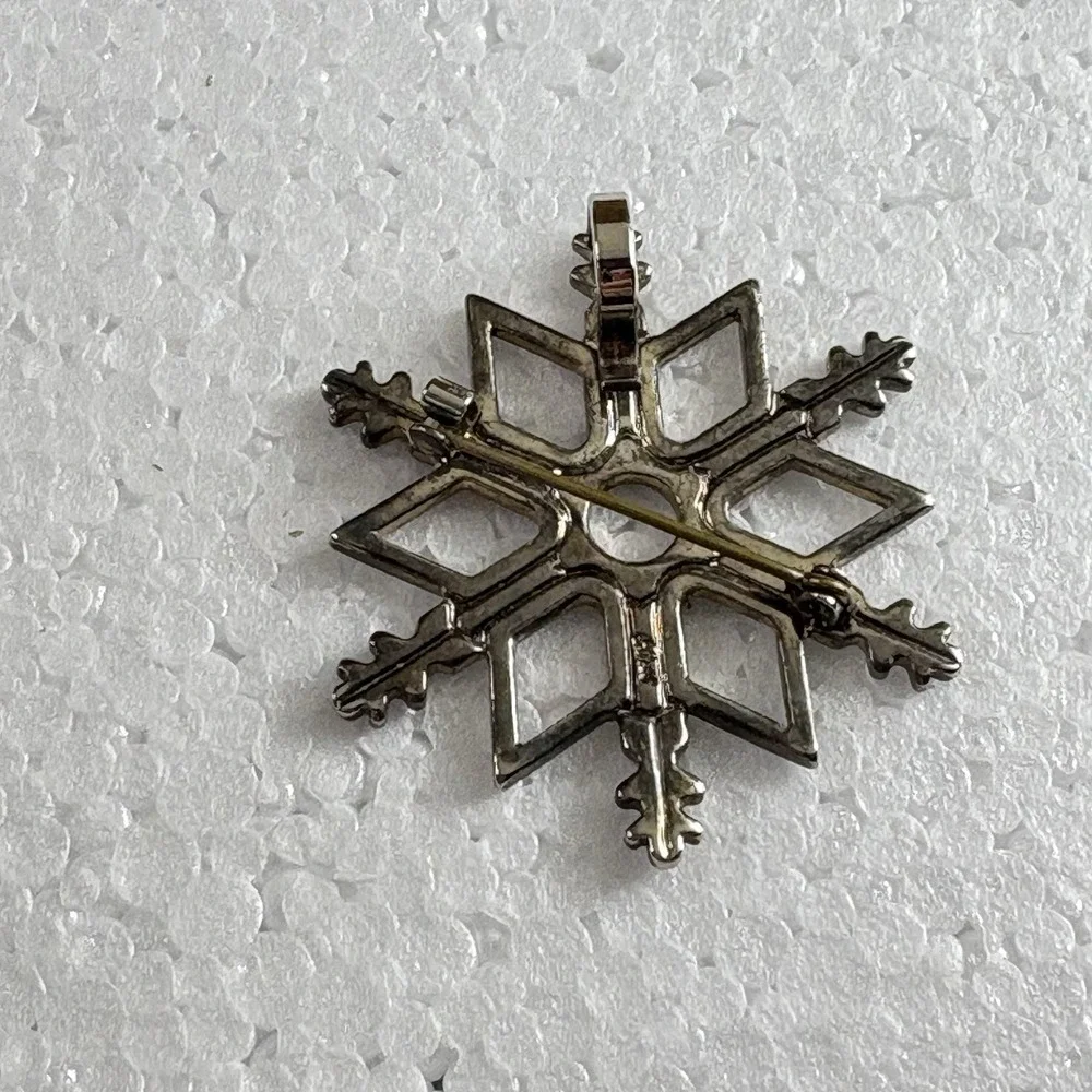 VTG 80s Best Snowflake Brooch Pendant Pin Silver Tone Openwork Christmas 2
